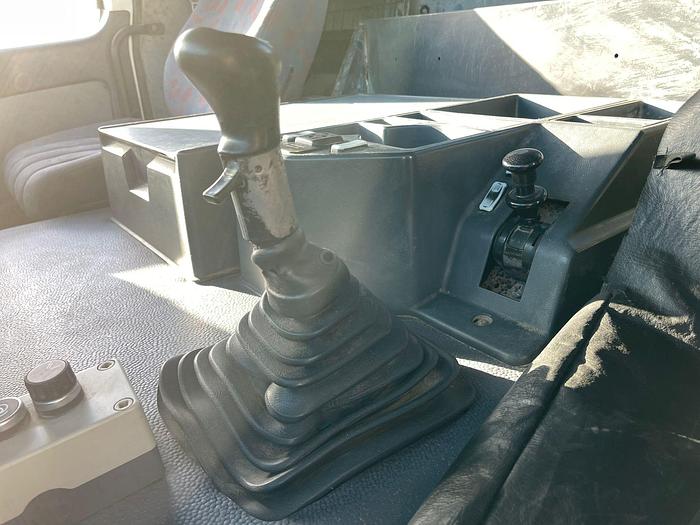 Used 1999 Mercedes Actros 4140 8x4 chassis /full steel/ 13 tons axel /manual gear