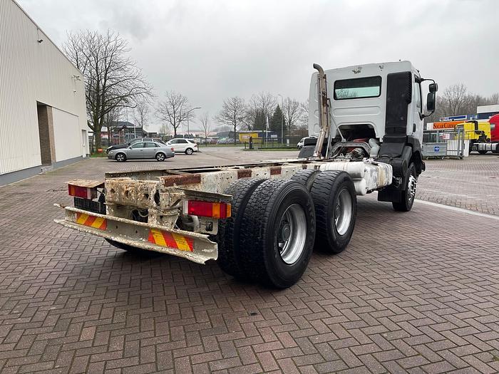 Used 1999 RENAULT KERAX 300 6x4, eur 2 , full steel