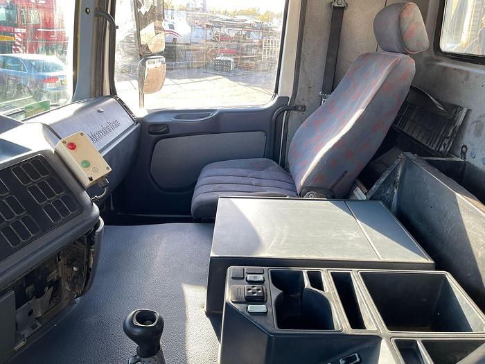 Used 1999 Mercedes Actros 4140 8x4 chassis /full steel/ 13 tons axel /manual gear