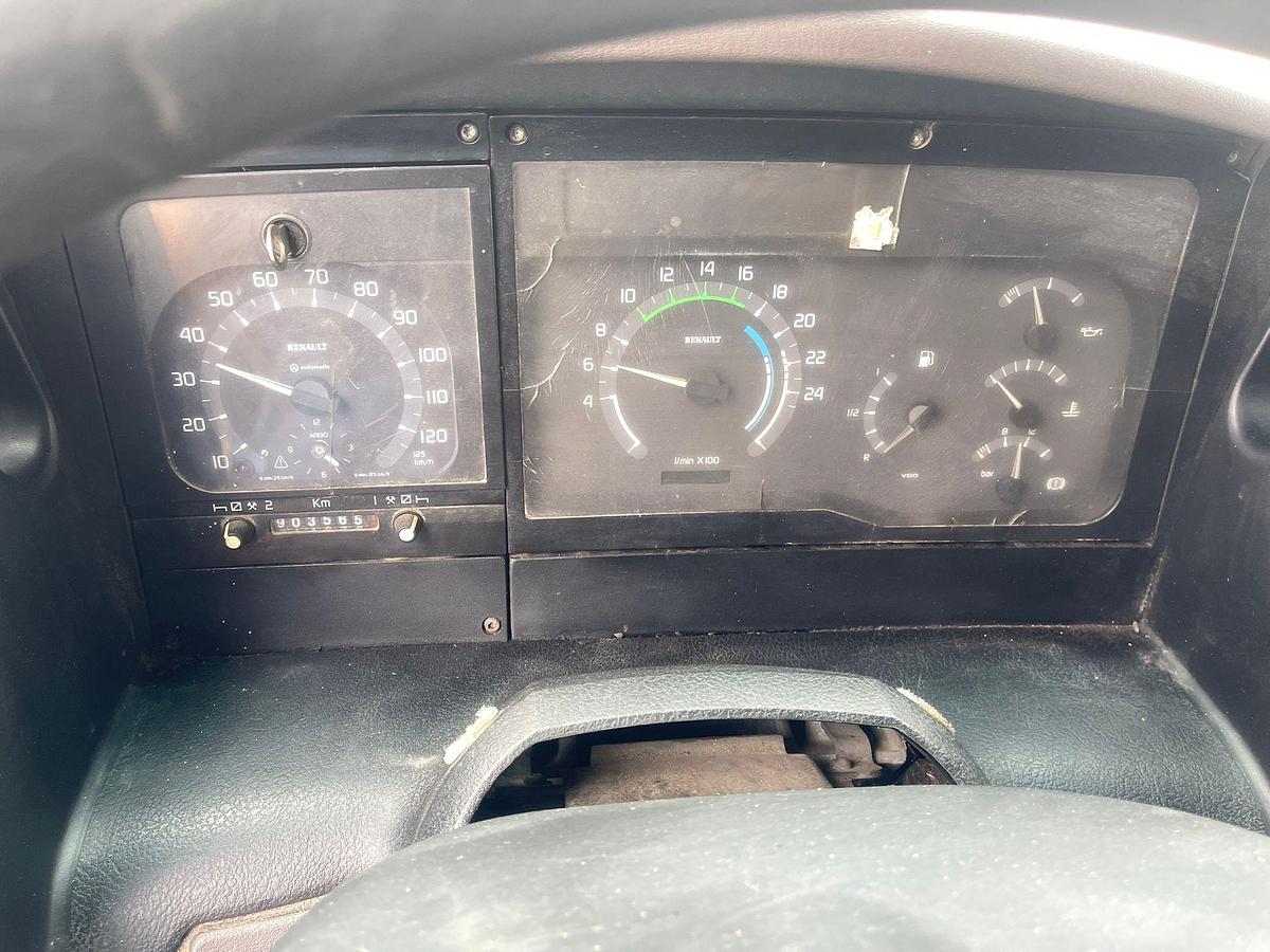 Used 1998 RENAULT  MAGNUM 430 , manual gear , eur 2