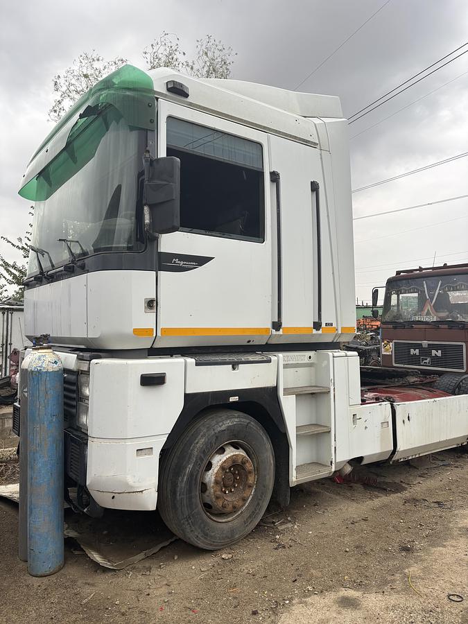 Used 1999 RENAULT MAGNUM 430. manualgera, eur2