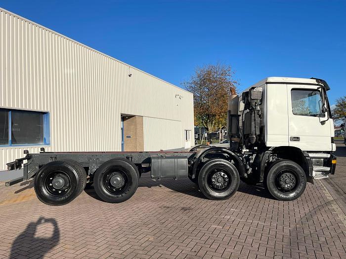 Used 1999 Mercedes Actros 4140 8x4 chassis /full steel/ 13 tons axel /manual gear