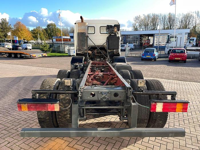 Used 1999 Mercedes Actros 4140 8x4 chassis /full steel/ 13 tons axel /manual gear