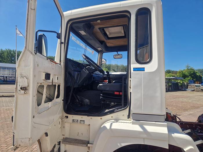 Used 1991 Renault R385 / R357 6x4 chassis full steel