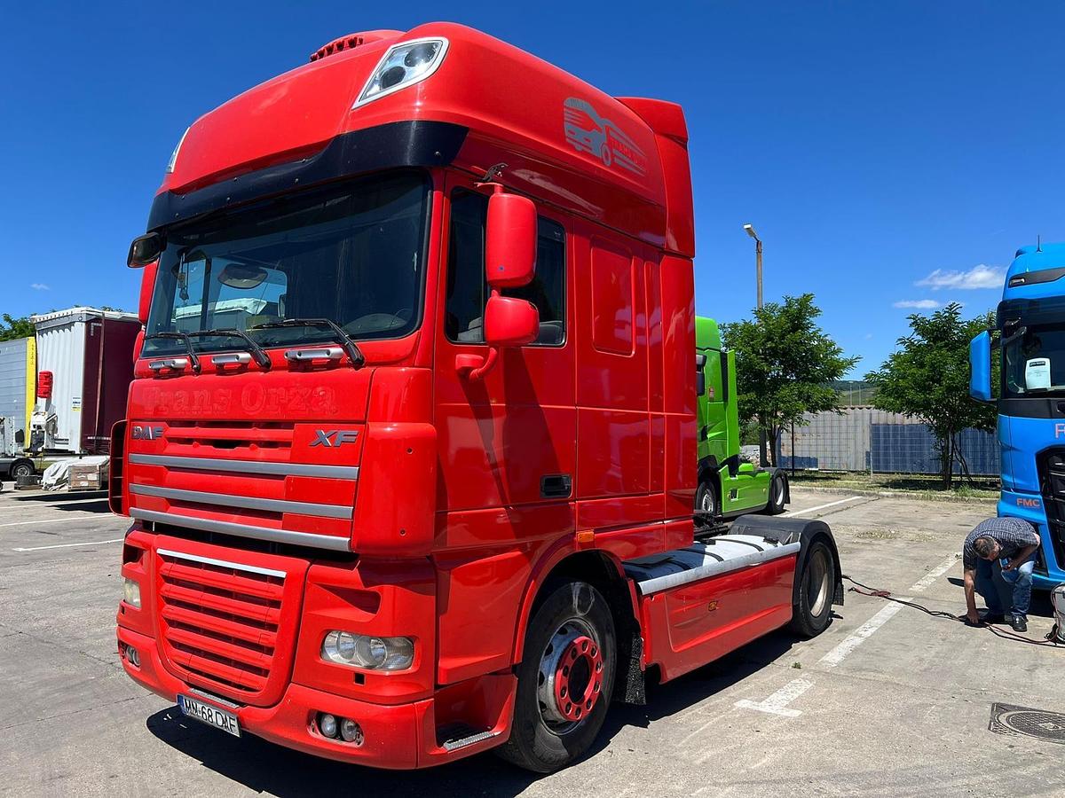 Used 2011 DAF XF 105.460, manual gear , eur5
