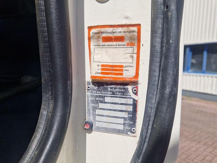 Used 1991 Renault R385 / R357 6x4 chassis full steel