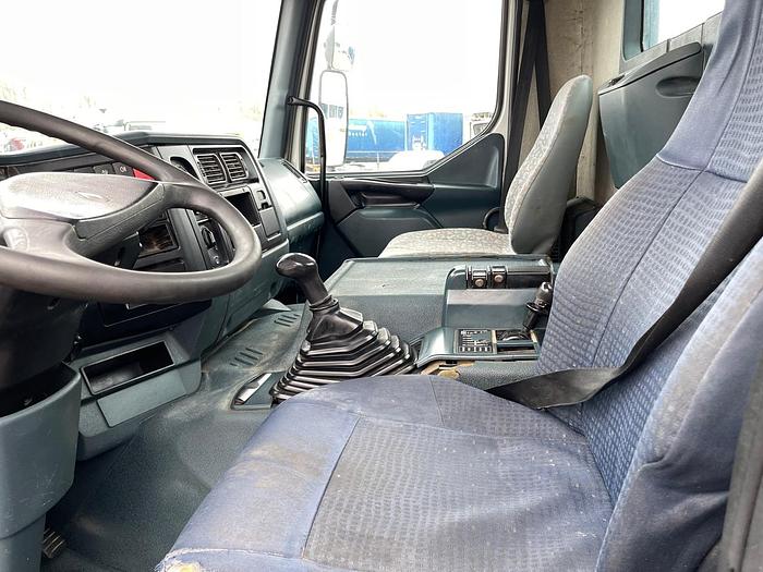 Used 1999 RENAULT KERAX 300 6x4, eur 2 , full steel