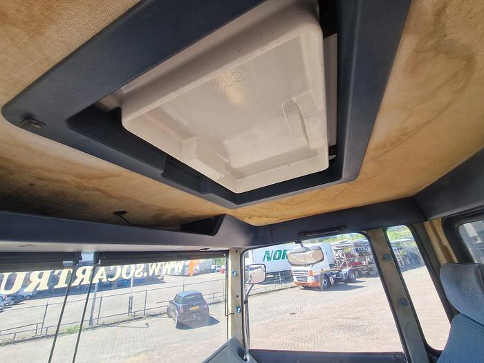 Used 1991 Renault R385 / R357 6x4 chassis full steel