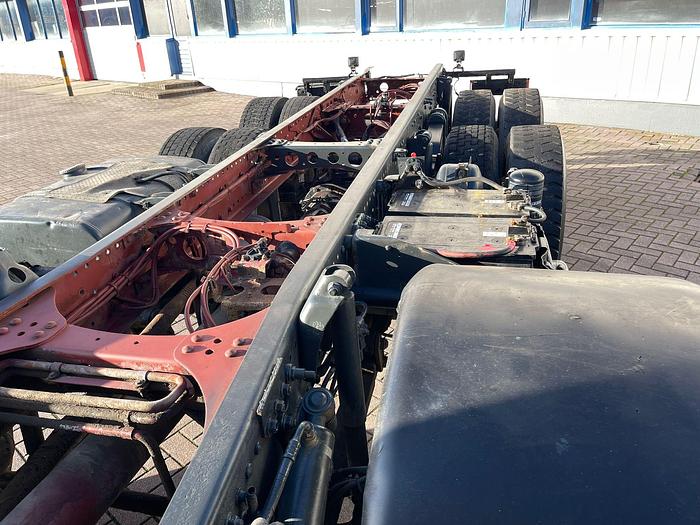 Used 1999 Mercedes Actros 4140 8x4 chassis /full steel/ 13 tons axel /manual gear