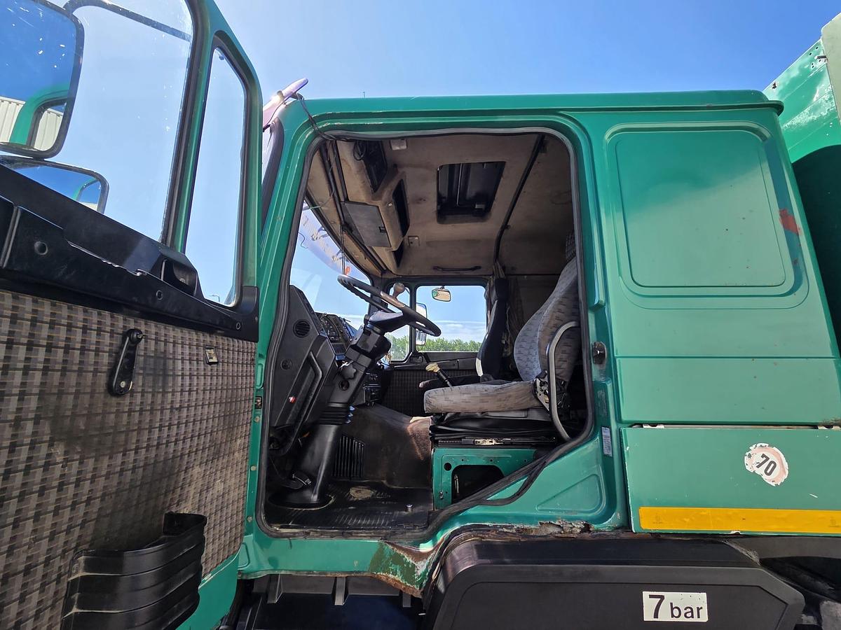 Used 1993 MAN 26.362 6x4 commander , full spring, EUR2 , CRANE