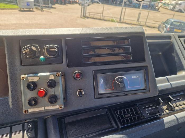 Used 1991 Renault R385 / R357 6x4 chassis full steel