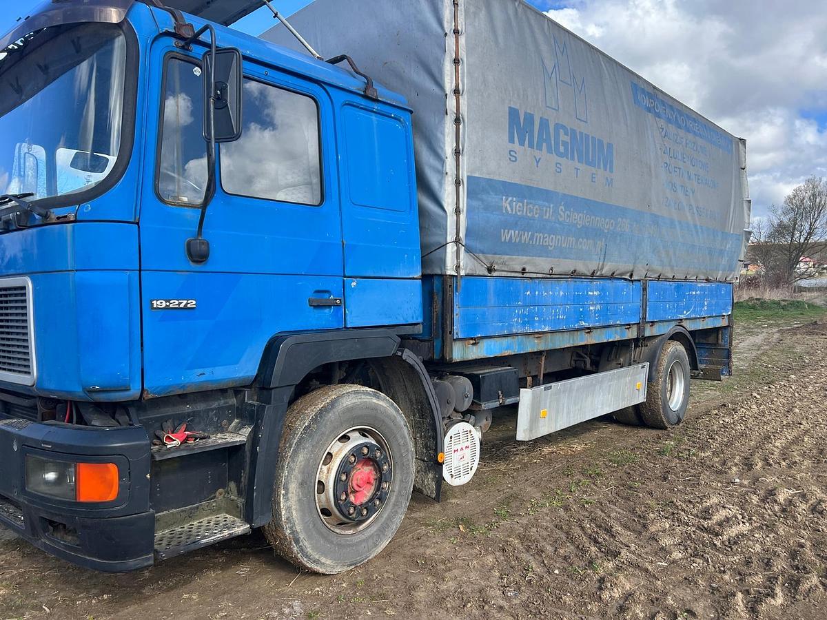 Used 1992 MAN 19.272 , full steel , manual pump
