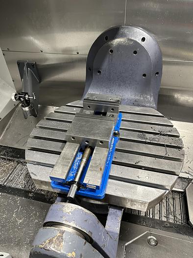 Used 2014 HAAS UMC -750 5 AXIS VERTICAL MACHINING CENTER