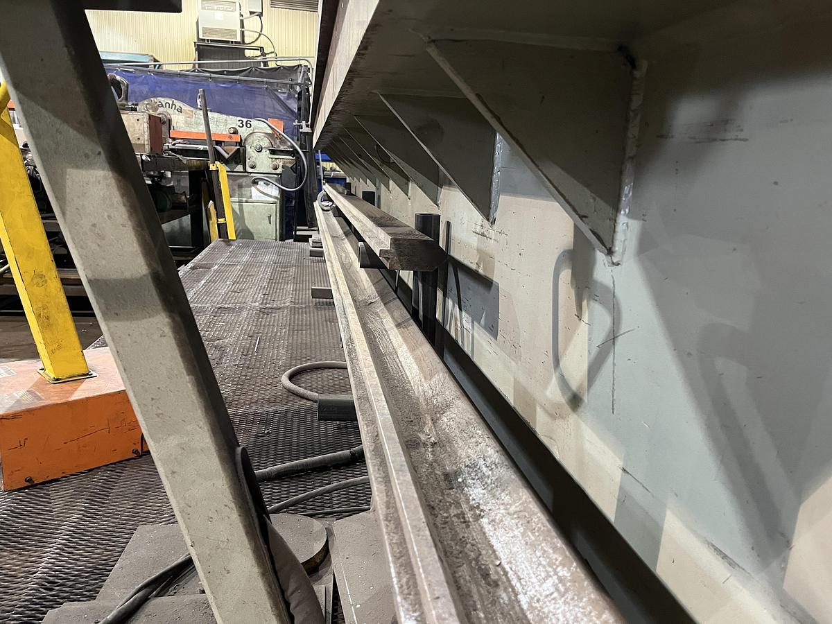 Used ACCURPRESS 600 TON X 16' CNC PRESS BRAKE -2016