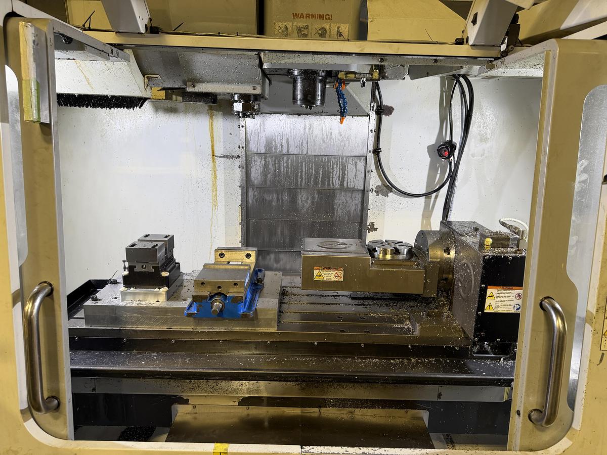 Used 50"X, 20"Y, 25"Z, HAAS, VF-4B, 2007 CNC VERTICAL MACHINING CENTER 