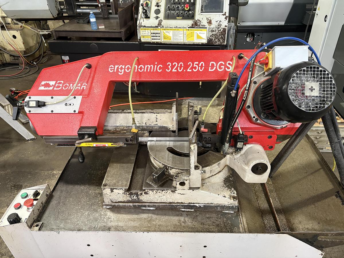Used 9.8" x 12.6", BOMAR, HORIZONTAL BAND SAW