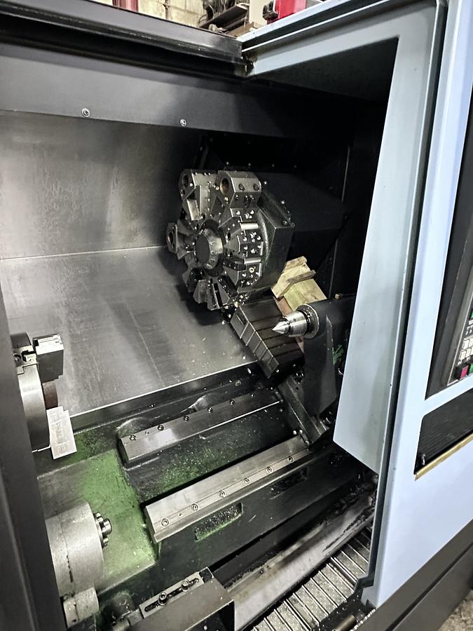 Used DOOSAN, MODEL LYNX 220LC, 2015, CNC LATHE