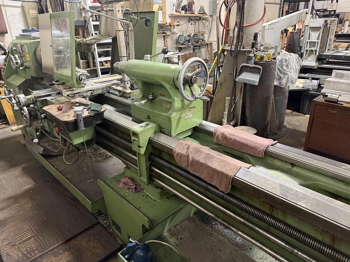 Used 24" x 120" POTISJE MANUAL ENGINE LATHE