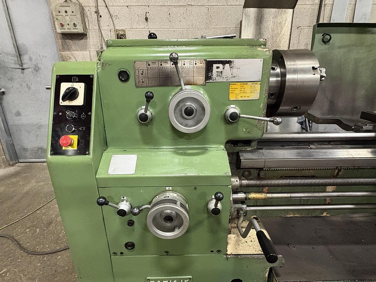 Used 24" x 120" POTISJE MANUAL ENGINE LATHE