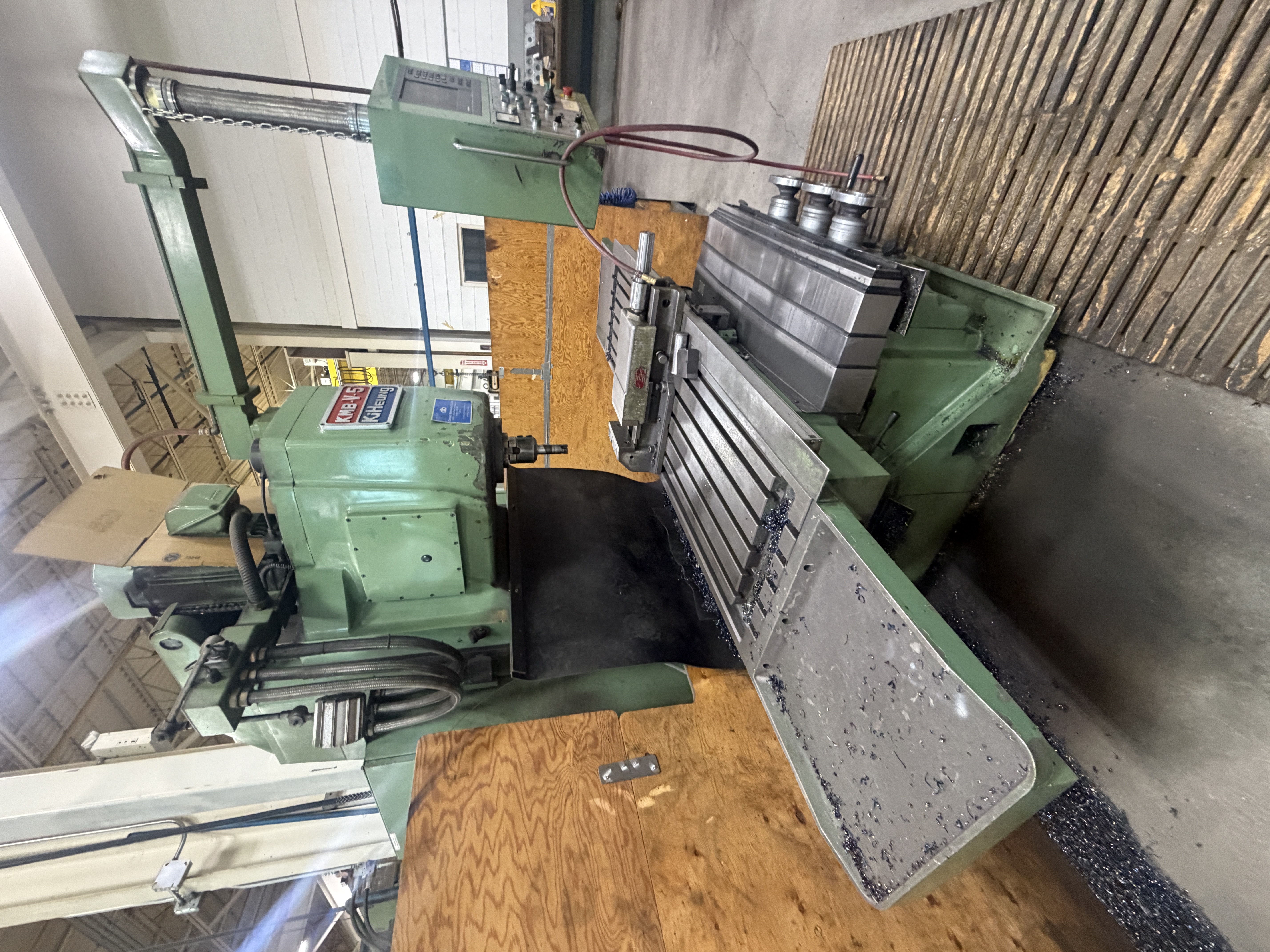 Used 21" X 78" KIHEUNG , MODEL KMB-V-5, VERTICAL MILLING MACHINE