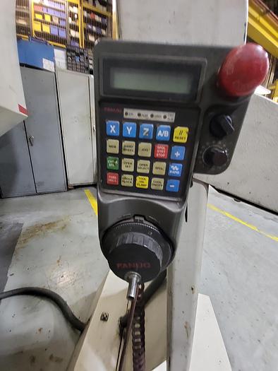 Used 2004 CINCINNATI TRAVELING COLUMN - FIXED TABLE VERTICAL MACHINING CENTER