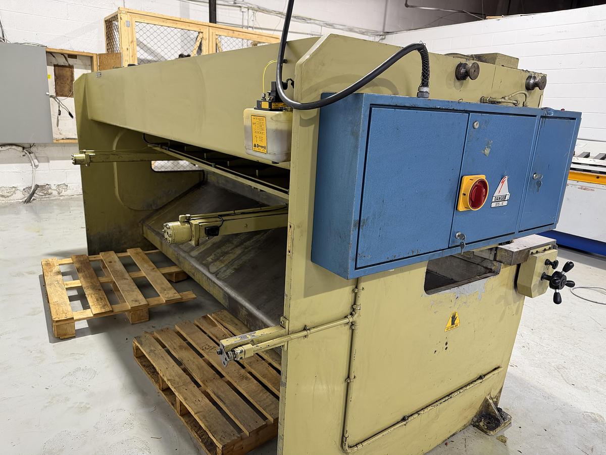 Used 10 GA X 10' FARINA, HYDRAULIC SHEAR