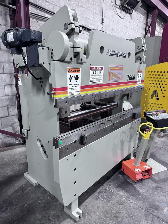 Used 60 TON X 6', ACCURPRESS, MODEL 7606, CNC HYDRAULIC PRESS BRAKE