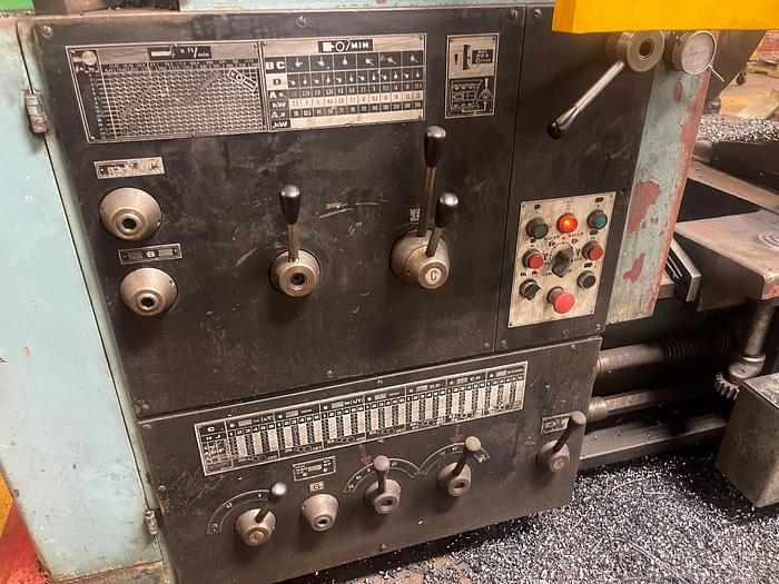 Used 40" x 240" TOS, HEAVY DUTY ENGINE LATHE, MODEL SU125