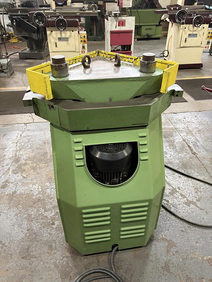 Used 10" x 10", VERSAFIX 256, HYDRAULIC CORNER NOTCHER