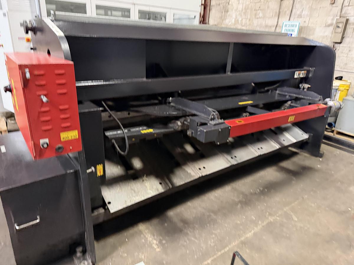Used AMADA M3060 10' x 1/4" MECHANICAL SHEAR W/ SHEET SUPPORT SYSTEM -2003
