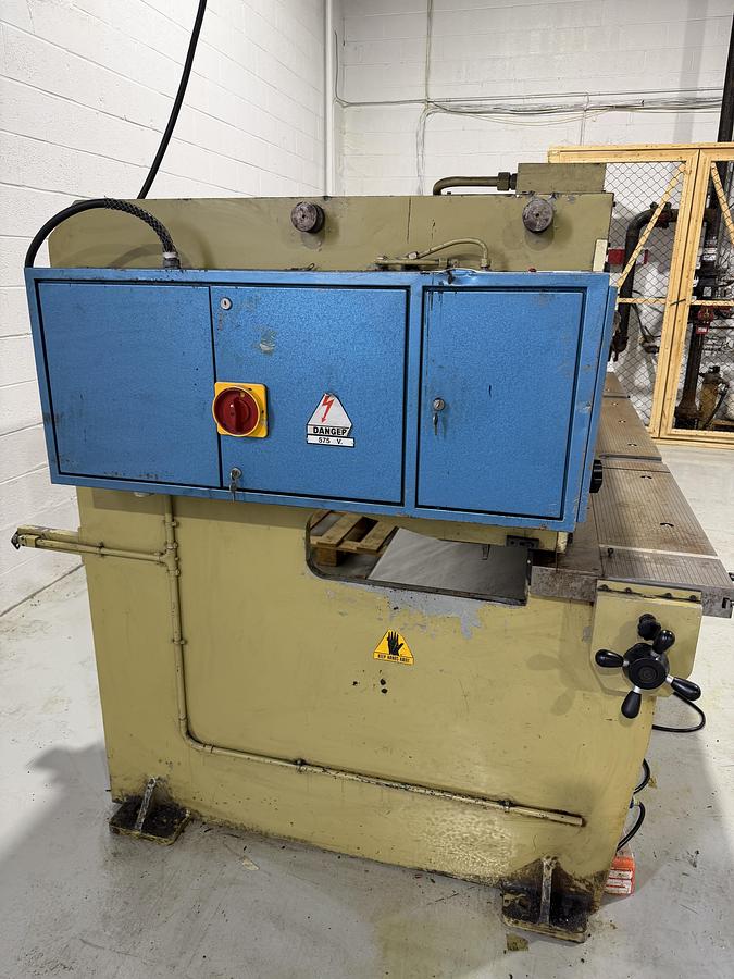 Used 10 GA X 10' FARINA, HYDRAULIC SHEAR