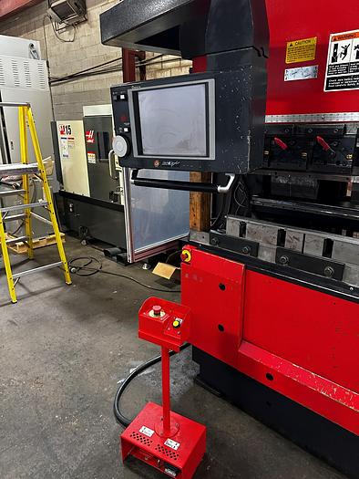 Used 88 TON X 102", AMADA, HDS 8025NT, 2008, CNC HYDRAULIC PRESS BRAKE