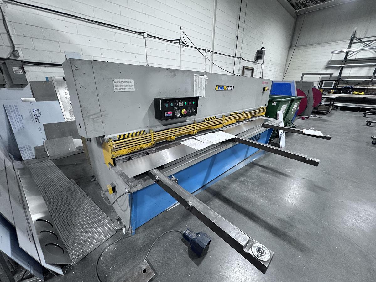 Used 1/4" X 10' FABMASTER HYSDRAULIC SHEAR