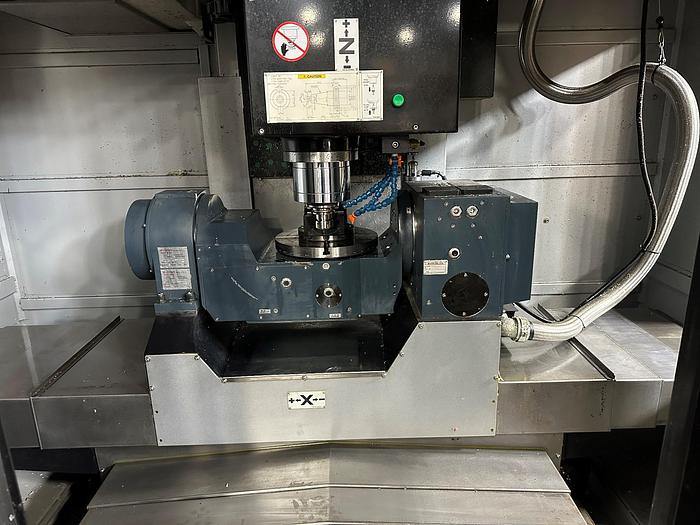 Used 26"X, 24"Y, 22.4"Z, PINNACLE, 5-AXIS CNC MACHINING CENTER, 2014
