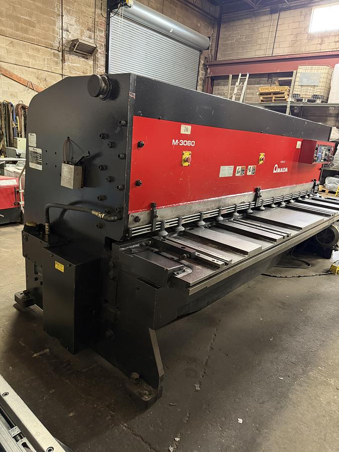 Used AMADA M3060 10' x 1/4" MECHANICAL SHEAR W/ SHEET SUPPORT SYSTEM -2003