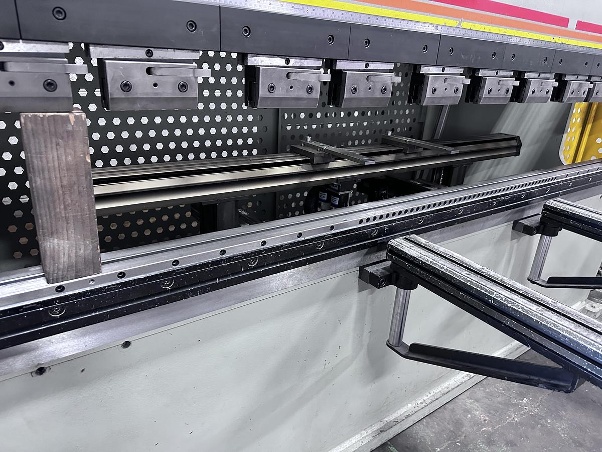 Used 75 TON X 10', ACCURPRESS, ABSOLUTE 37510, CNC HYDRAULIC PRESS BRAKE -2013