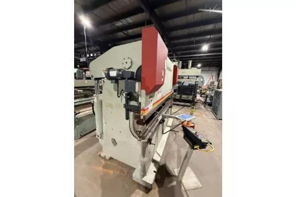 Used 2010 ACCURPRESS 717510, 175 TON, 10' HYDRAULIC PRESS BRAKE