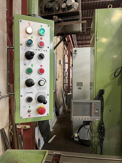 Used 20" X 87" DAHLIH, VERTICAL / HORIZONTAL MILLING MACHINE