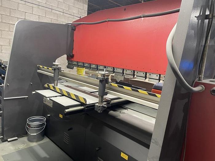 Used AMADA RG 100 UPSTROKING HYDRAULIC PRESS BRAKE W/ HURCO AUTOBEND 7 CNC BACK GAUGE