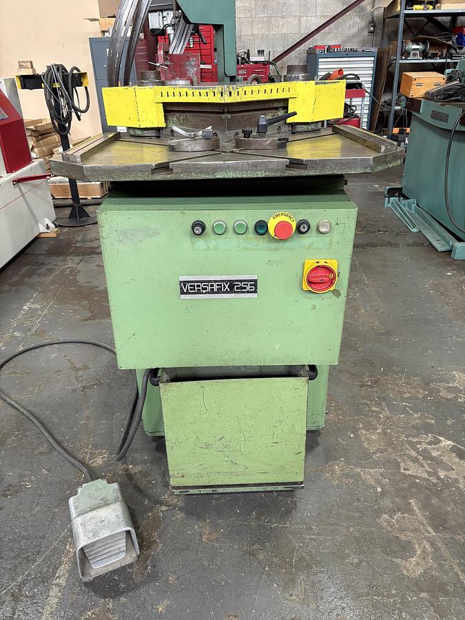 Used 10" x 10", VERSAFIX 256, HYDRAULIC CORNER NOTCHER