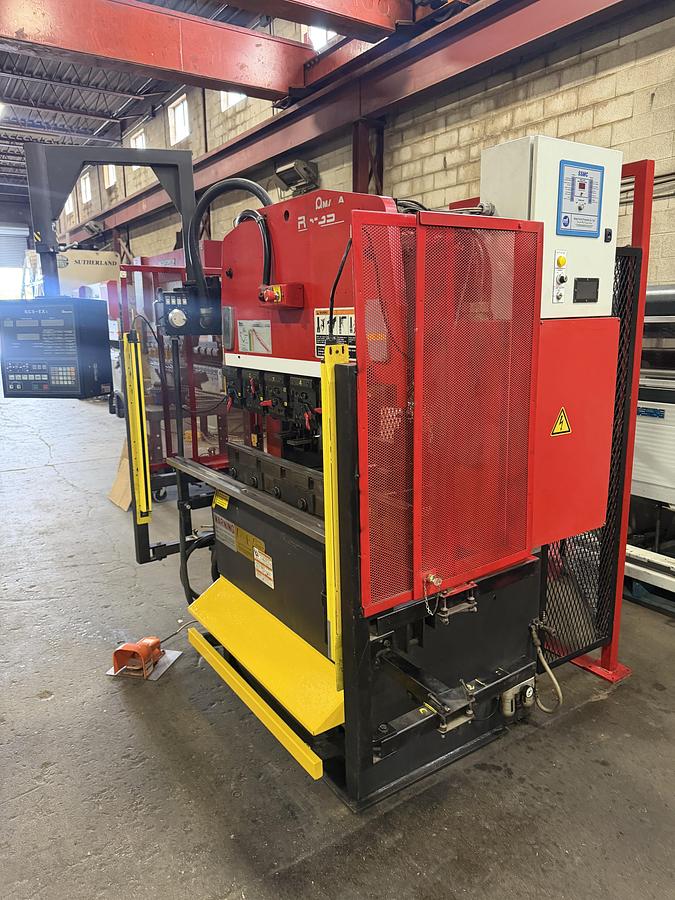 Used 38 TON x 4', AMADA RG-35S, CNC HYDRAULIC PRESS BRAKE