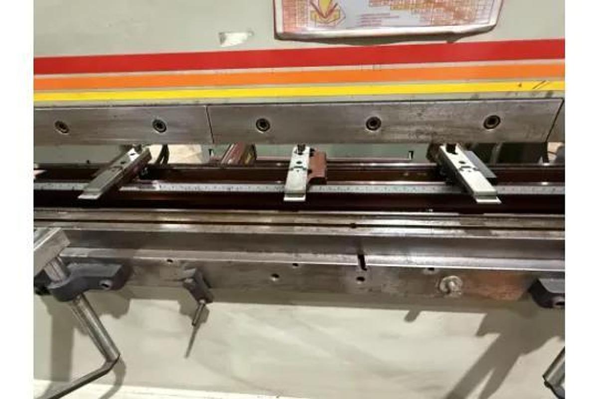 Used 2010 ACCURPRESS 717510, 175 TON, 10' HYDRAULIC PRESS BRAKE