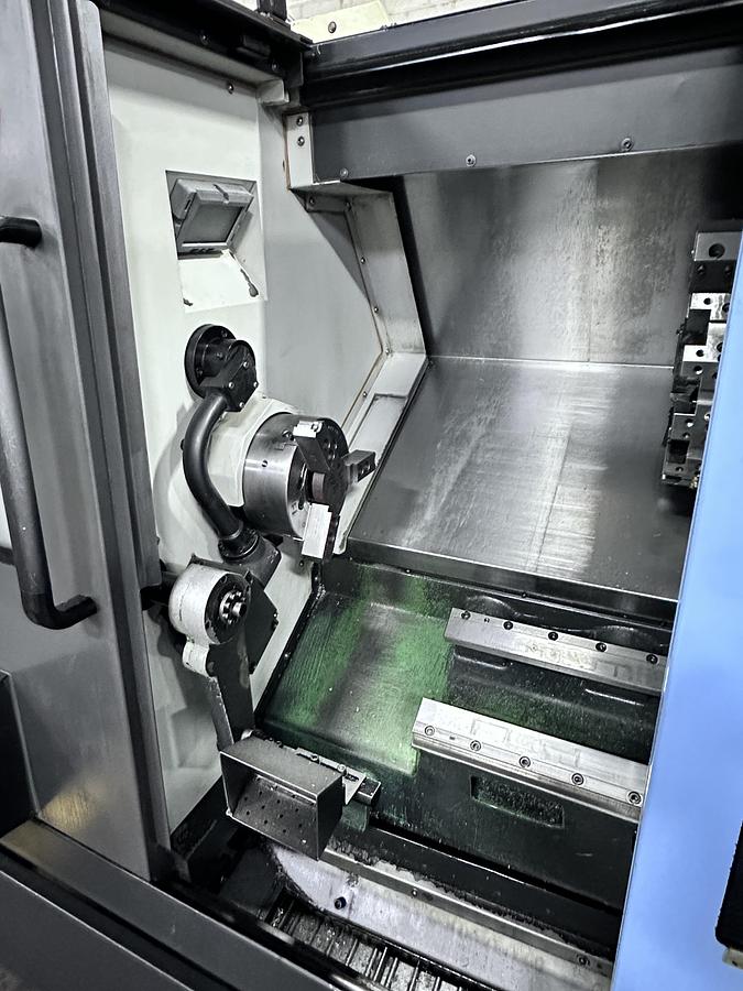 Used DOOSAN, MODEL LYNX 220LC, 2015, CNC LATHE