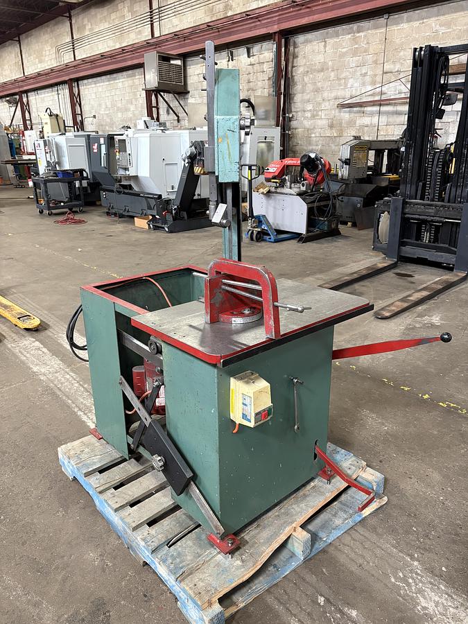 Used E-R MAIER MFG KM1012, VERTICAL ROLL-IN BAND SAW