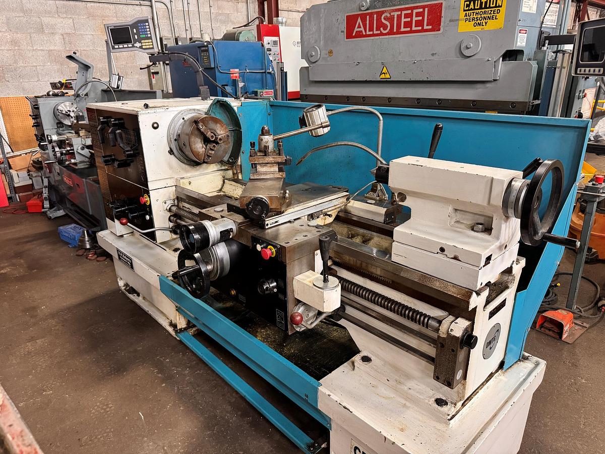 Used 20" X 40" HH ROBERTS TOOLROOM LATHE