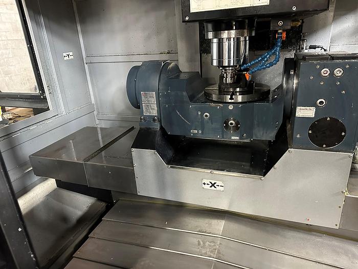Used 26"X, 24"Y, 22.4"Z, PINNACLE, 5-AXIS CNC MACHINING CENTER, 2014