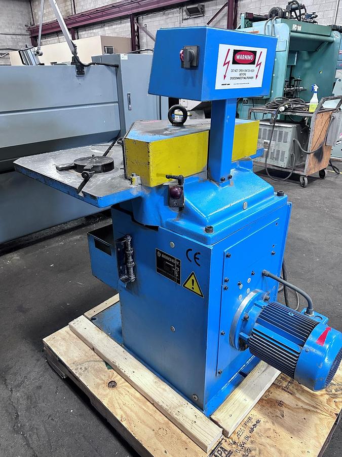 Used 8-7/8" X 8-7/8" X 1/4", BOSCHERT HYDAULIC CORNER NOTCHER