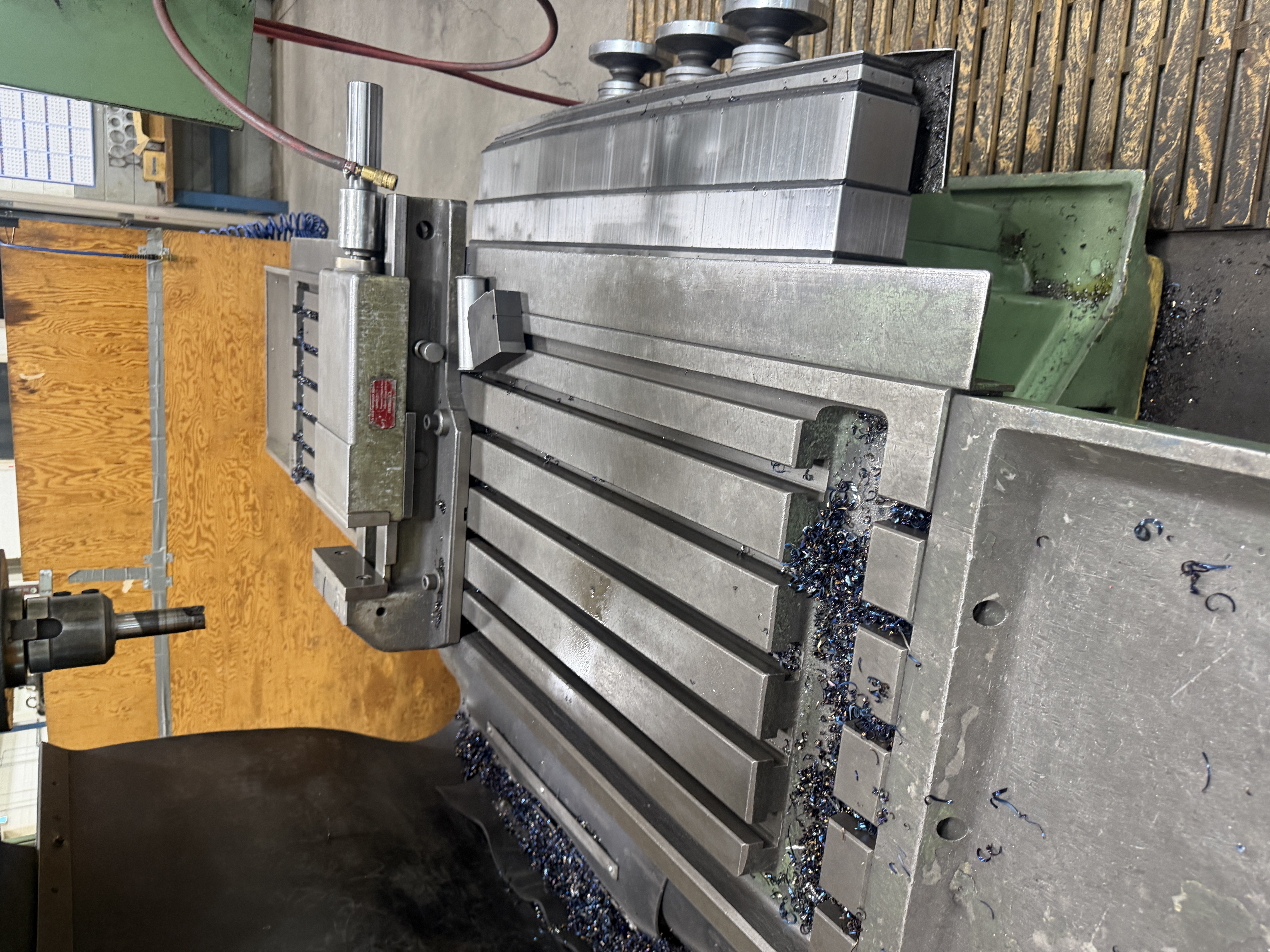 Used 21" X 78" KIHEUNG , MODEL KMB-V-5, VERTICAL MILLING MACHINE