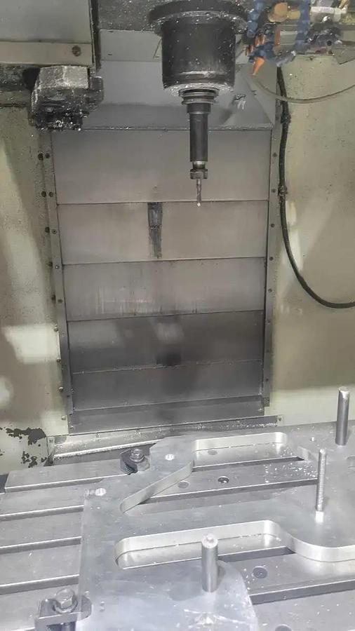 Used 50"X, 20"Y, 25"Z, HAAS, 2007, VF-4B, CNC VERTICAL MACHINING CENTER