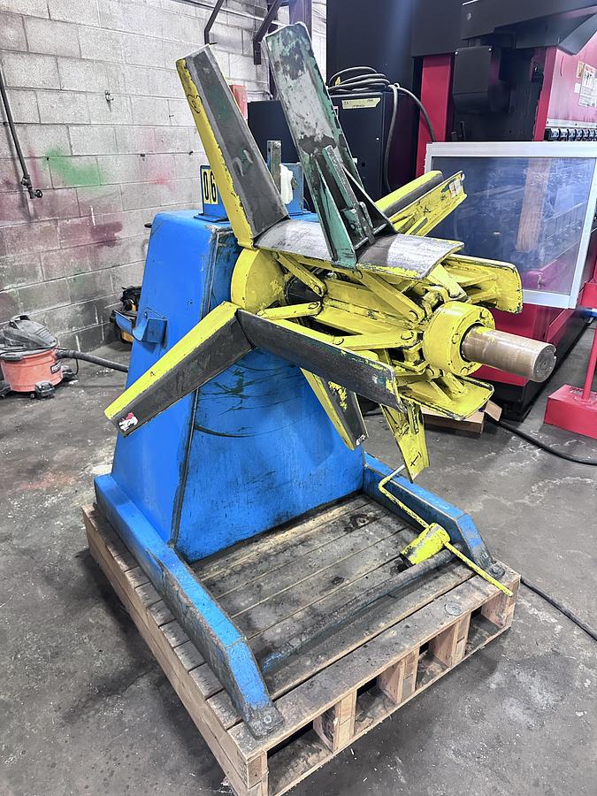 Used 2500 LBS., K VOGEL, MOTORIZED UNCOILER, VARI-SPEED